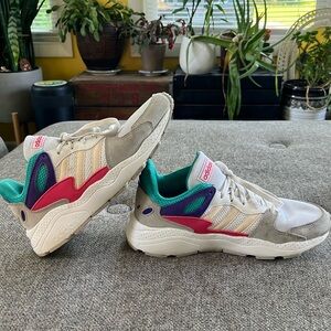 Women’s Adidas Cloudfoam size 8.5